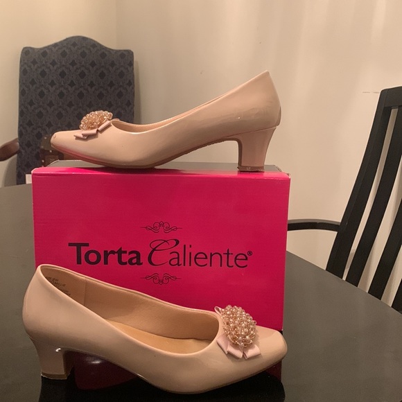 Glinda Pewter JCPennys 9 1/2 Heels - Picture 3 of 3